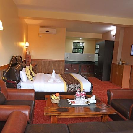 Grand Shivalaya Hotel And Restro Pokhara Eksteriør bilde