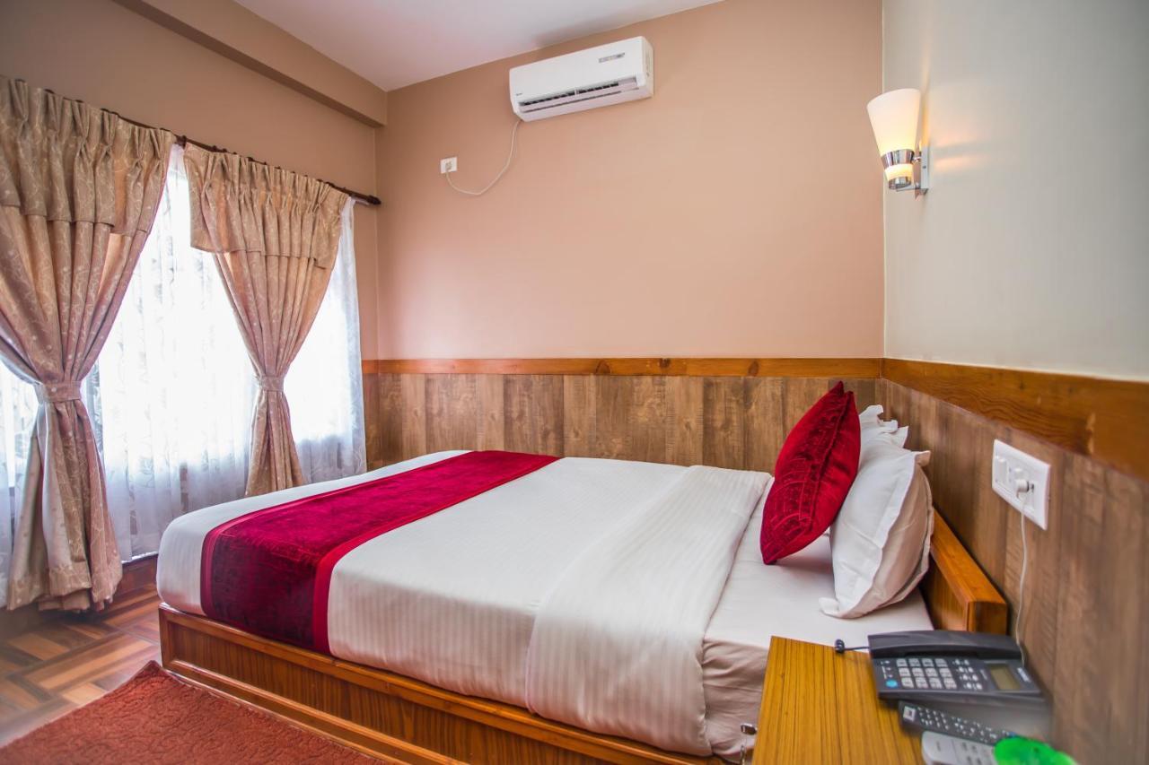 Grand Shivalaya Hotel And Restro Pokhara Eksteriør bilde