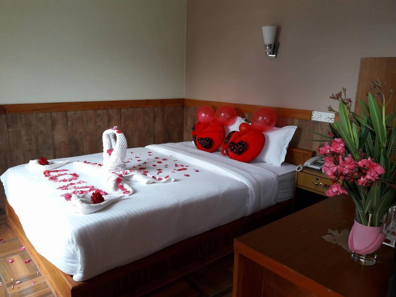 Grand Shivalaya Hotel And Restro Pokhara Eksteriør bilde
